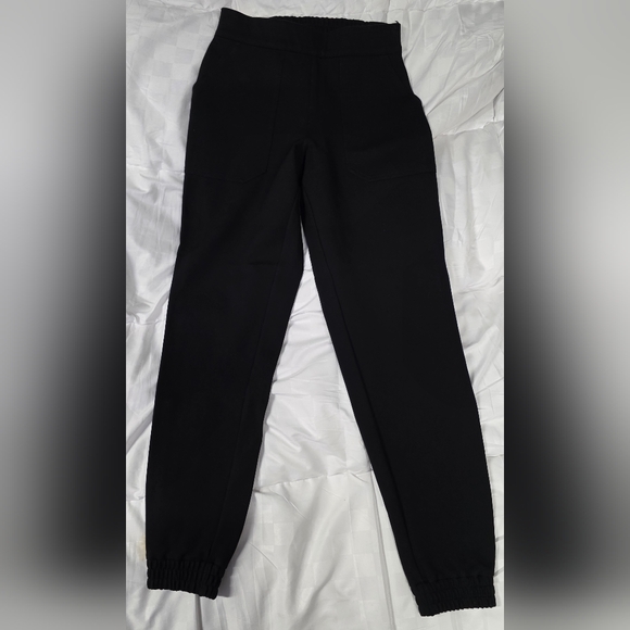 NWOT...SPANX Black Joggers Sleek Versatile Design Women's Size S - Picture 3 of 12